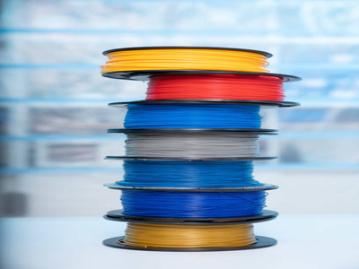 PLA and PLA+ are two different types of plant-based plastics that come from the same source, but have very different properties. PLA is made from corn starch, while PLA+ is made from sugarcane.